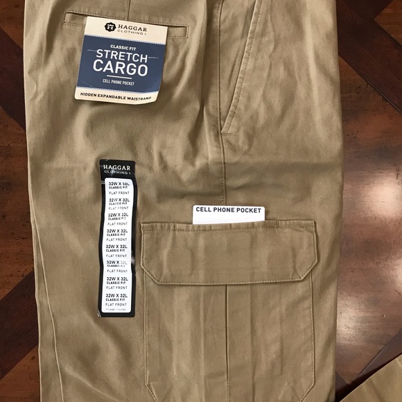 Haggar® Men's Classic Fit Flat-Front Stretch Comfort Cargo Pant - Picture 3 of 7